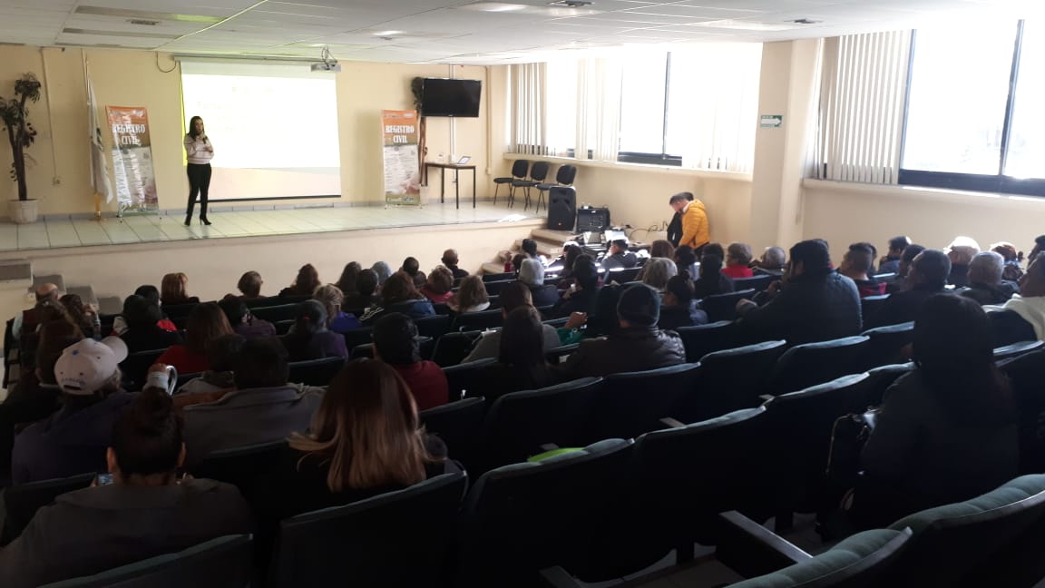 Capacitan a oficiales del Registro Civil para fortalecer servicio