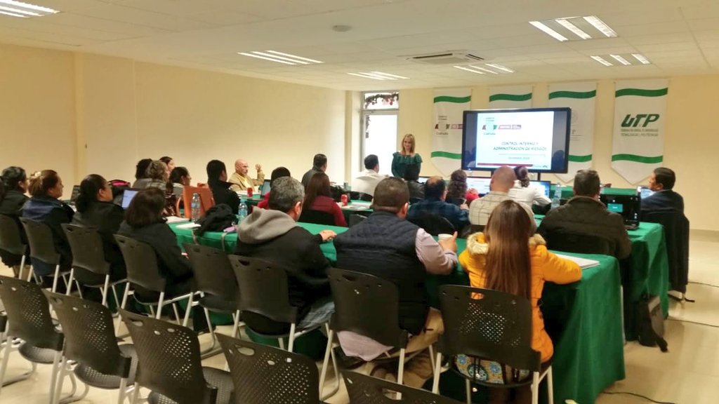 Capacita Sefir a estudiantes de control interno