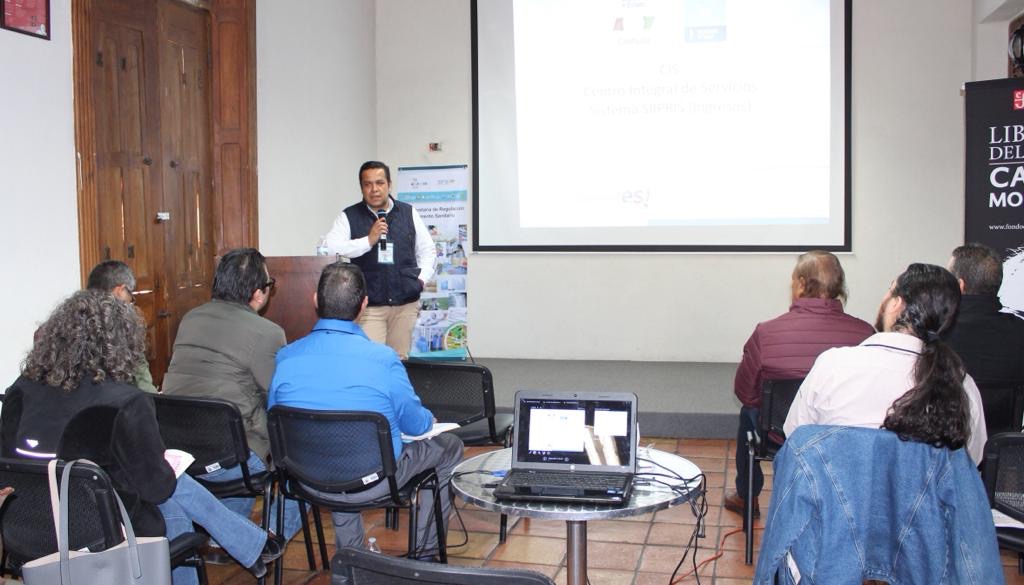 Capacitan a verificadores sanitarios