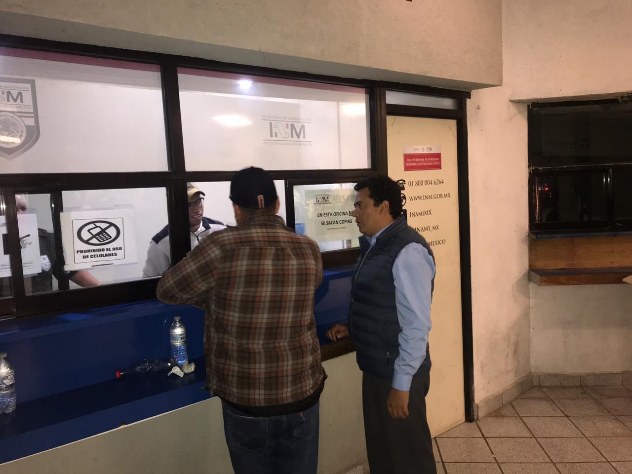 Supervisa Reyes Flores buen <br>trato a paisanos e Coahuila