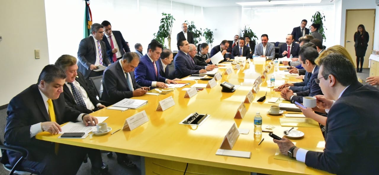 Participa Riquelme en reunión <br>de seguridad de la Conago