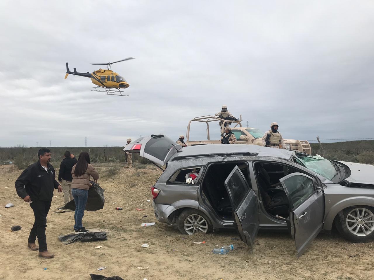 Auxilian Fuerza Coahuila y Ejército a familia accidentada en Piedras Negras