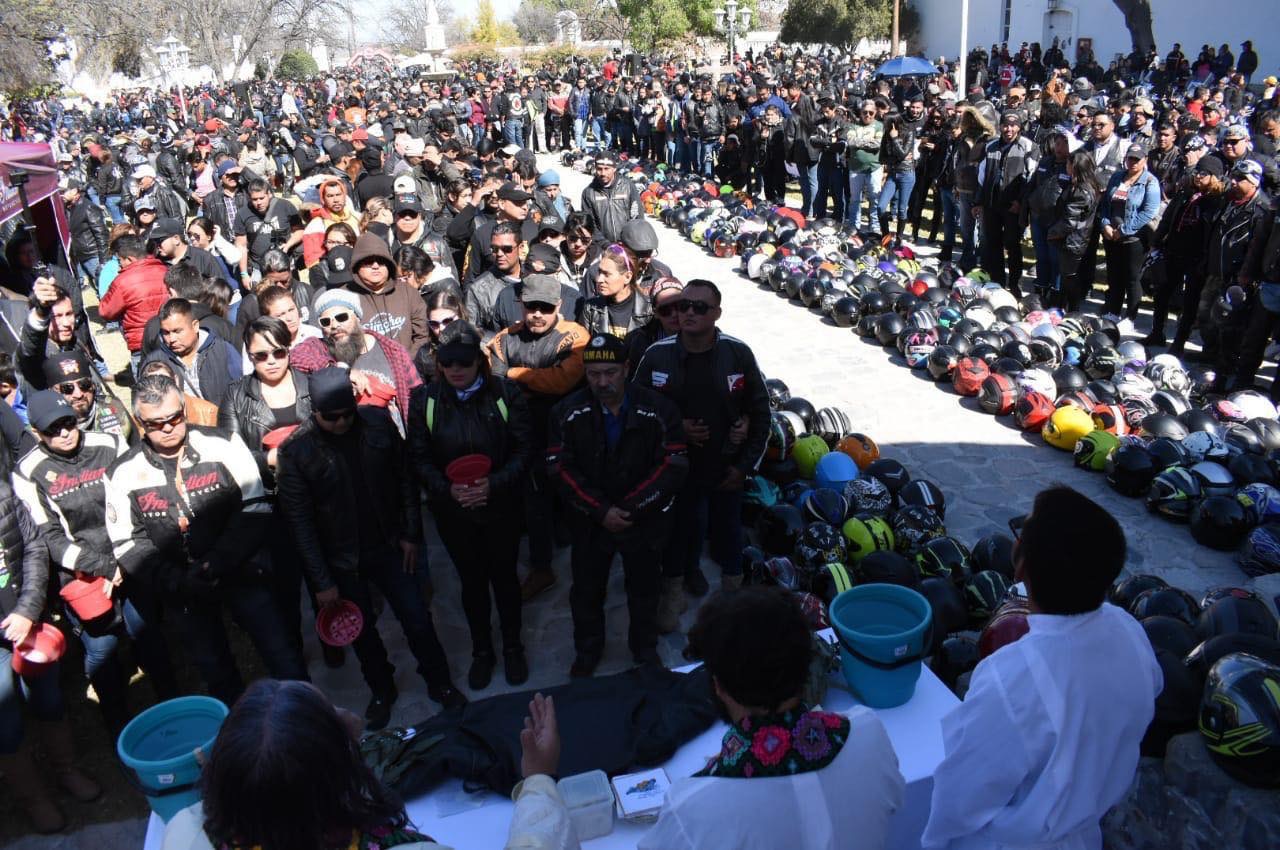 Bendicen cascos de más <br>de 6 mil bikers en Parras