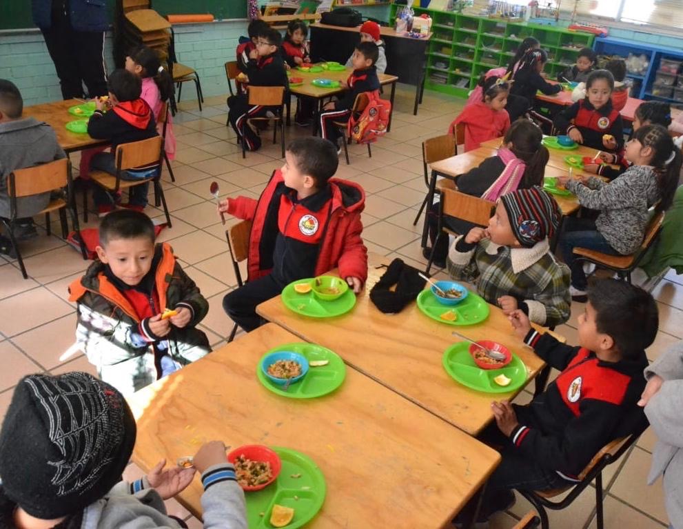 Atiende DIF a más 10 mil alumnos con “mi fortidesayuno” en región Norte