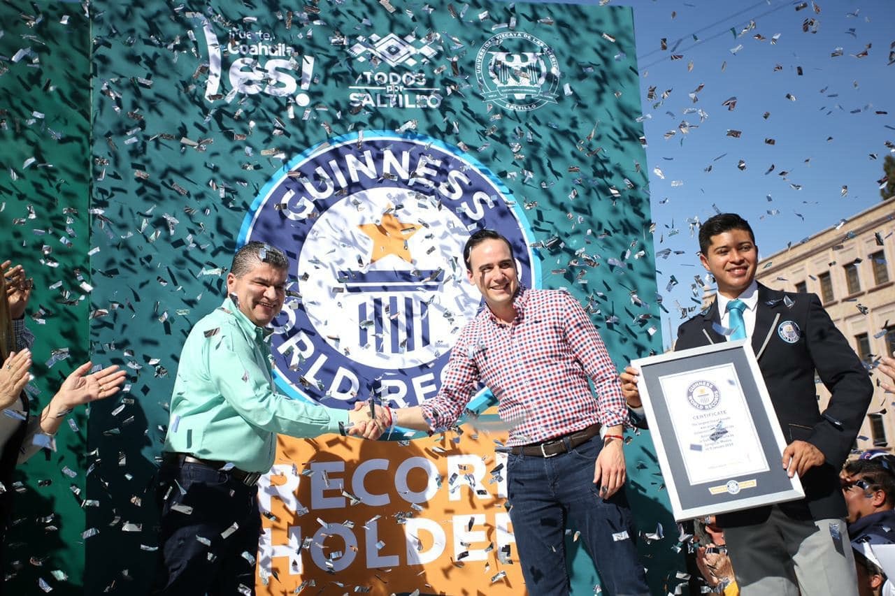 Rompe Saltillo récord Guinness; tiene <br>la rosca de Reyes mas grande del mundo
