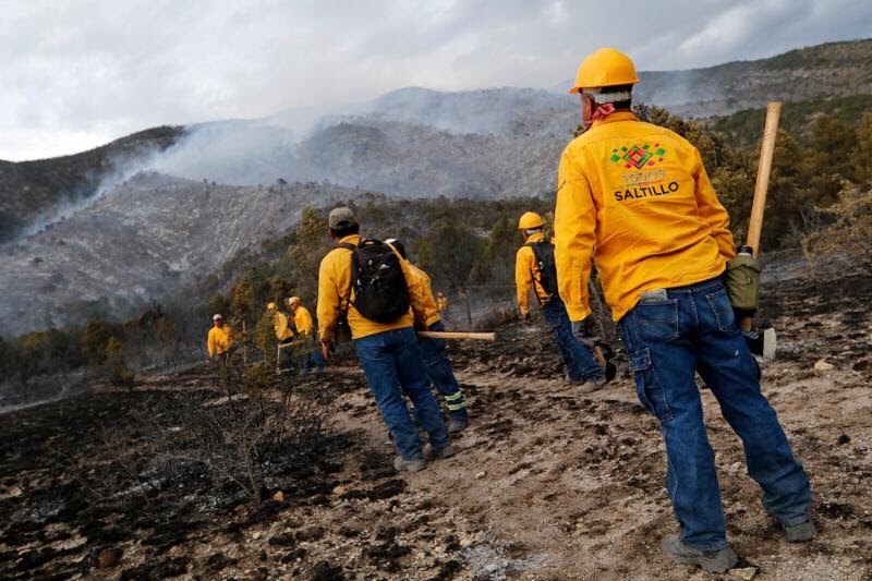 Apoya Saltillo combate a incendio en Arteaga