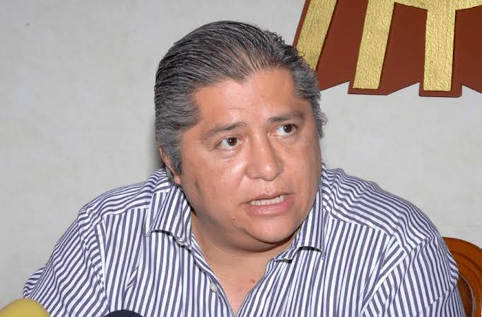 Renuncia Torres Charles; advierte acciones <br>legales contra Marcelo Torres y Reyes Flores