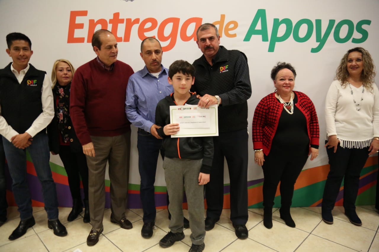 Lleva DIF estímulos economicos a población vulnerable en región norte