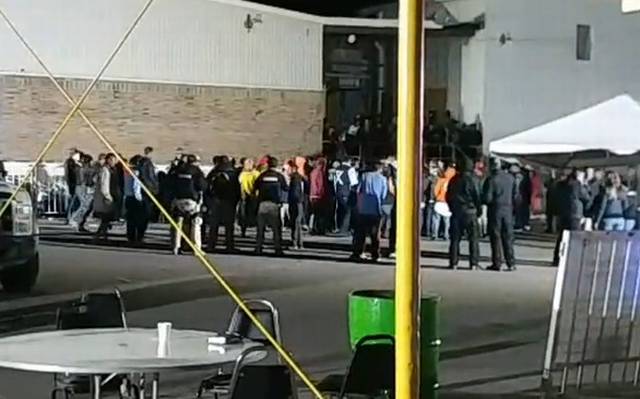 Migrantes se amotinan en Piedras Negras; <br>Estado afirma que hay diálogo