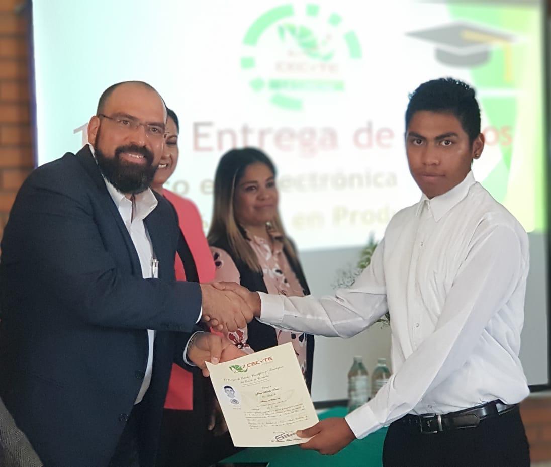 Avanza titulación en Cecytec; suman 131 documentos en 14 planteles