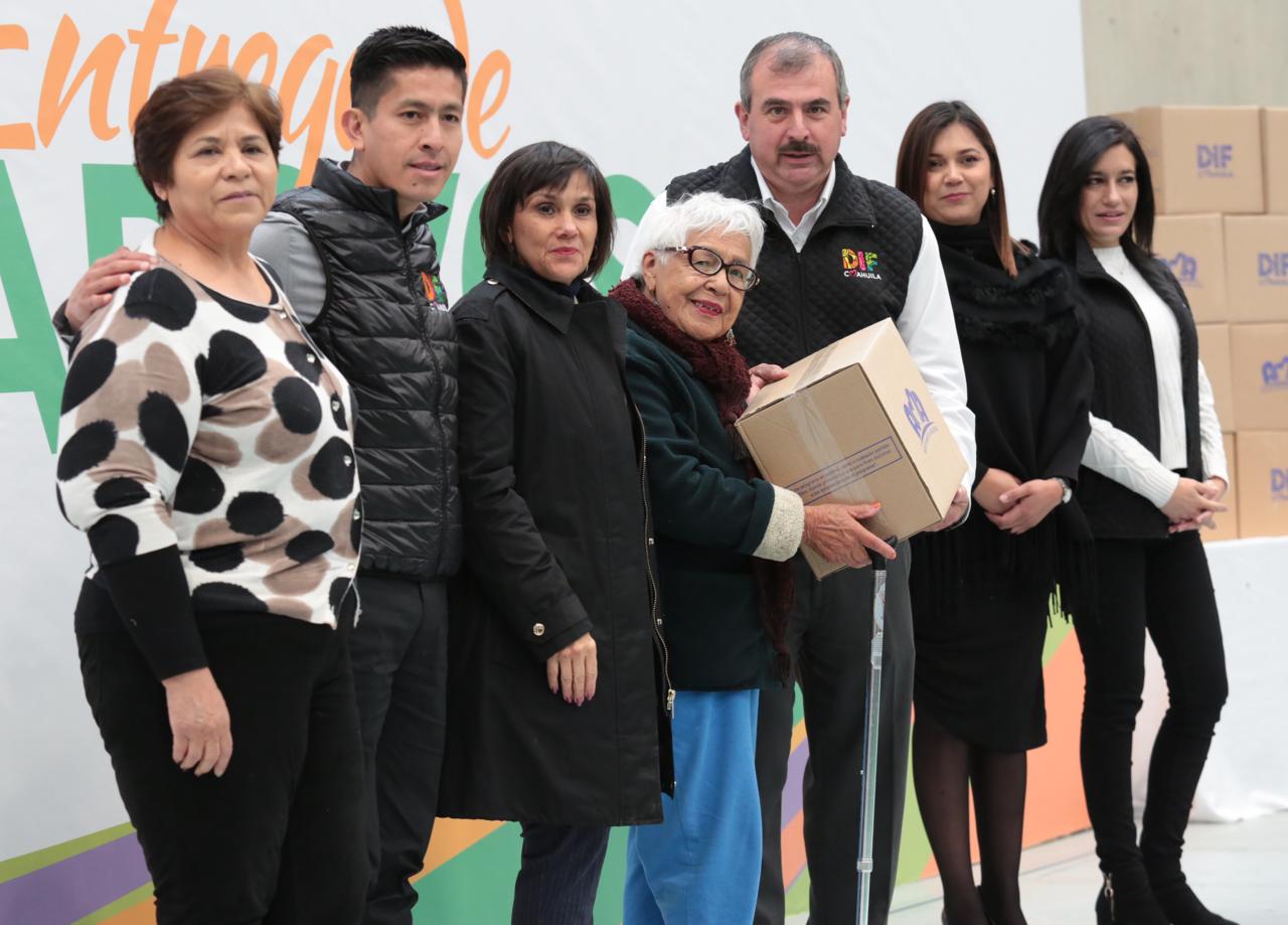 Entrega DIF estímulos a población vulnerable de región Sureste