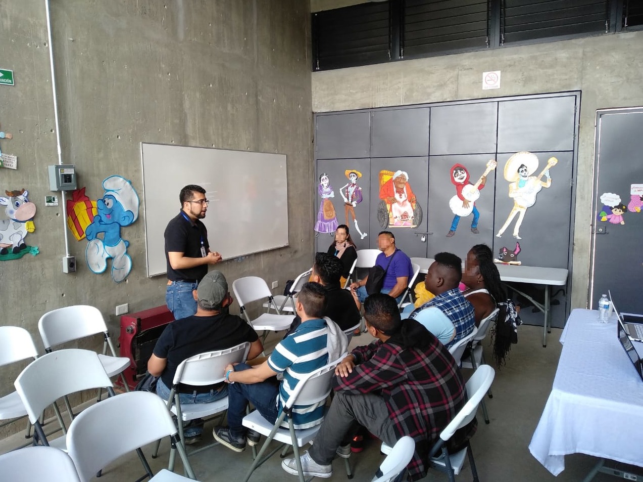 Gestiona Pronnif ofertas laborales para migrantes refugiados