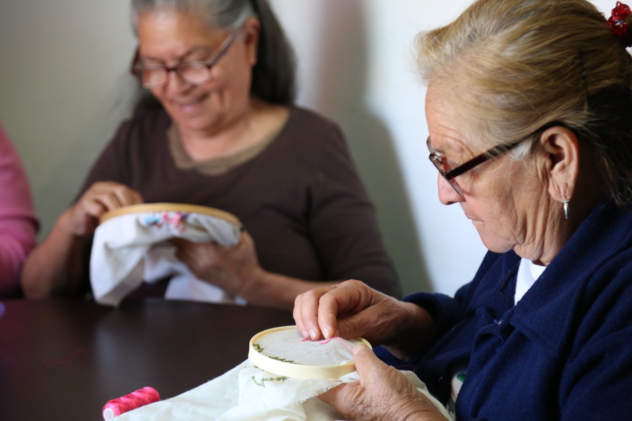 Invita DIF a taller de terapia ocupacional