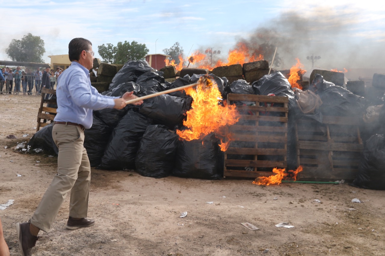 Incinera Riquelme droga y objetos <br>del delito por 219 mdp, en Torreón