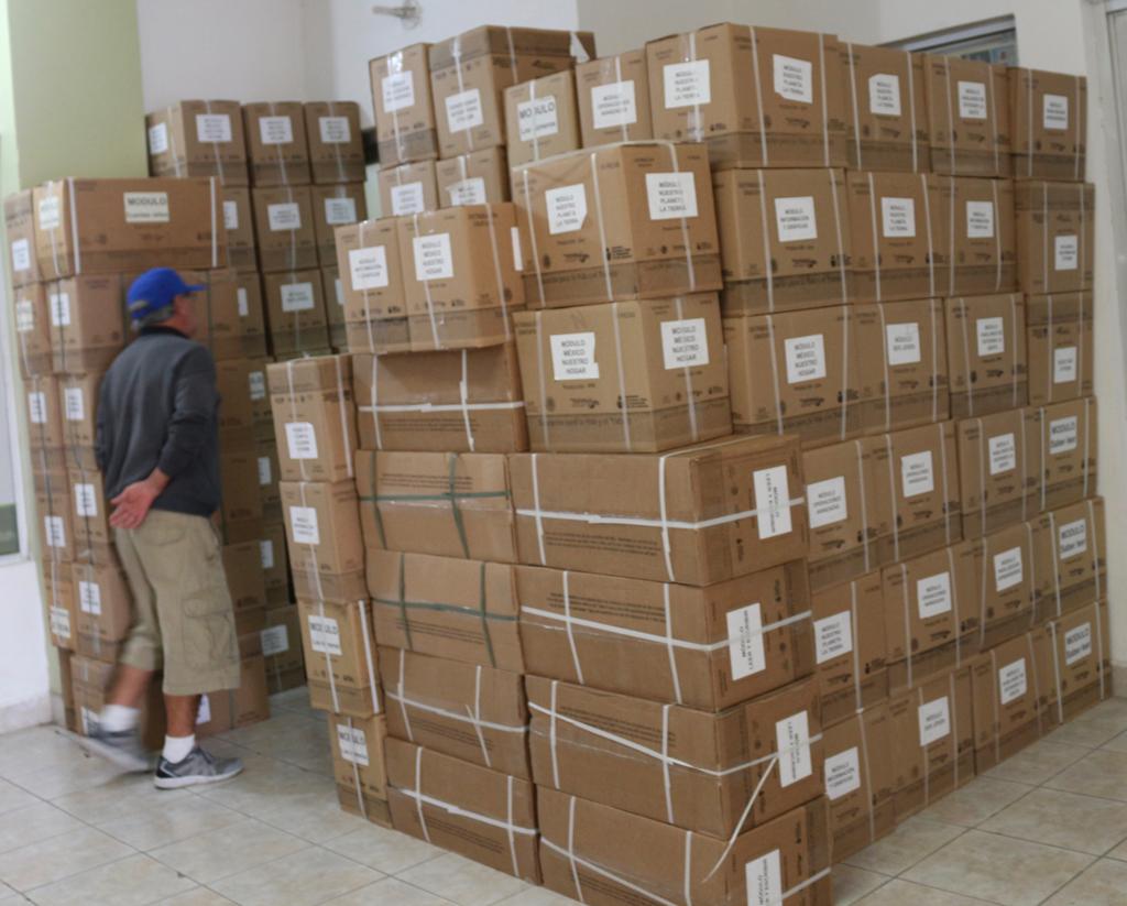 Entrega IEEA material didáctico en la región Norte del estado