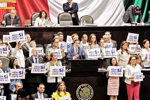 Aprueban nueva Reforma Educativa; <br>eliminan evaluación a maestros