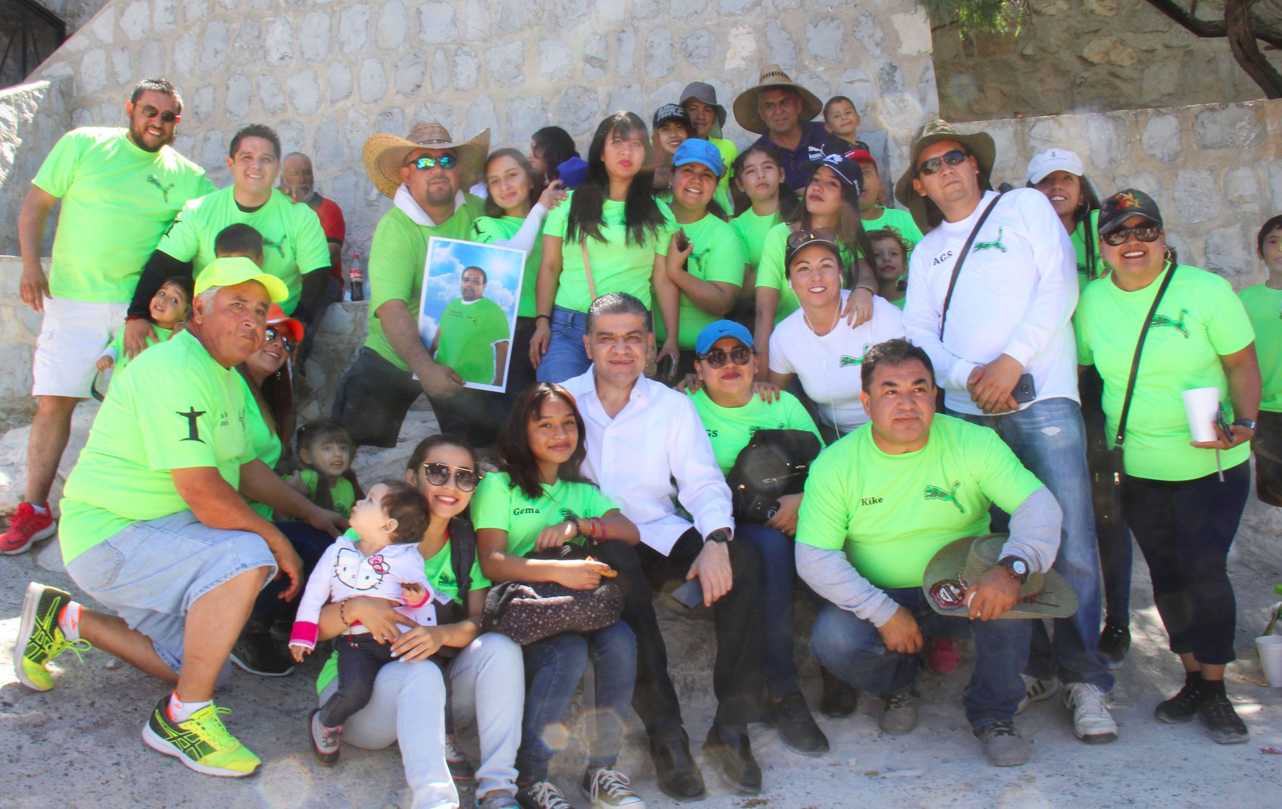 Participan 70 mil personas en Viacrucis <br>de Torreón; Riquelme se suma a feligreses