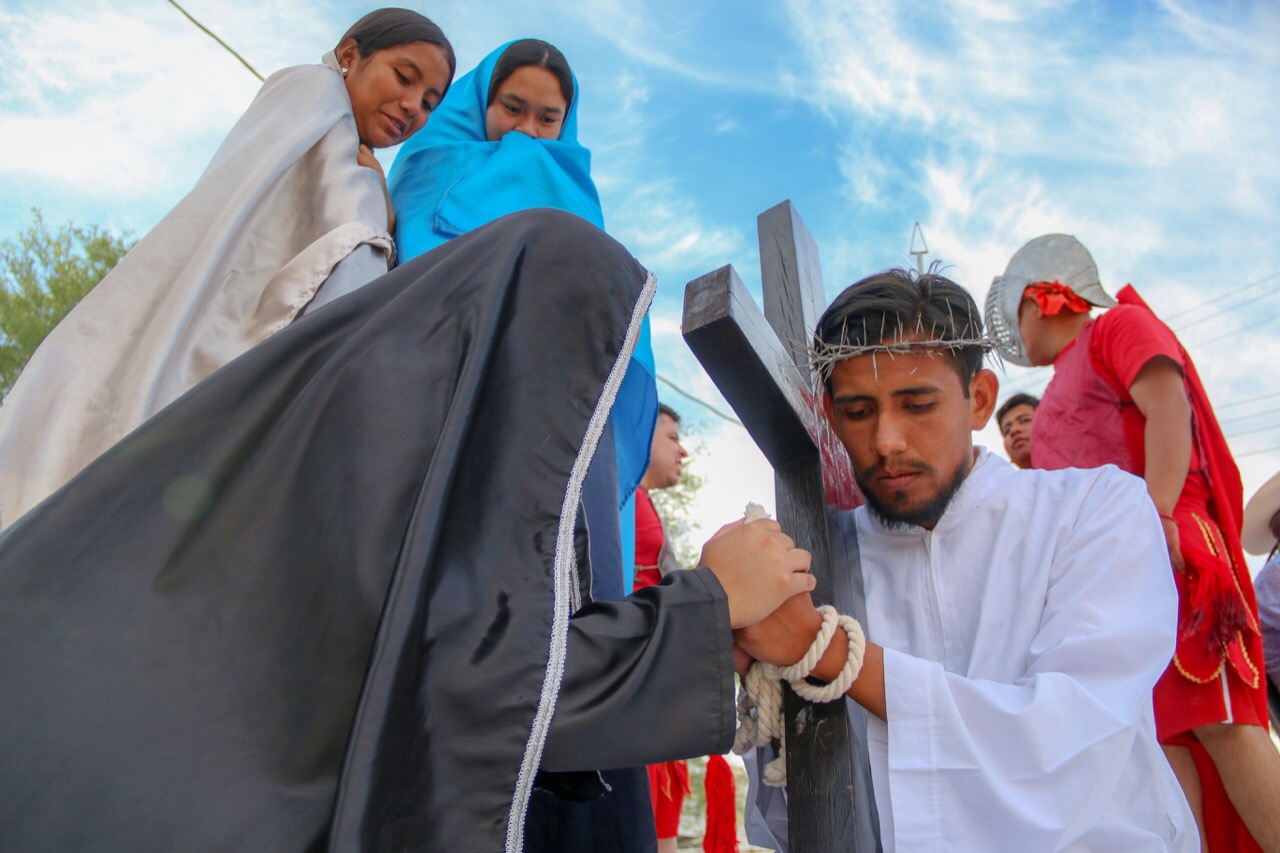 Viven 12 mil personas la procesión del silencio, en Viesca