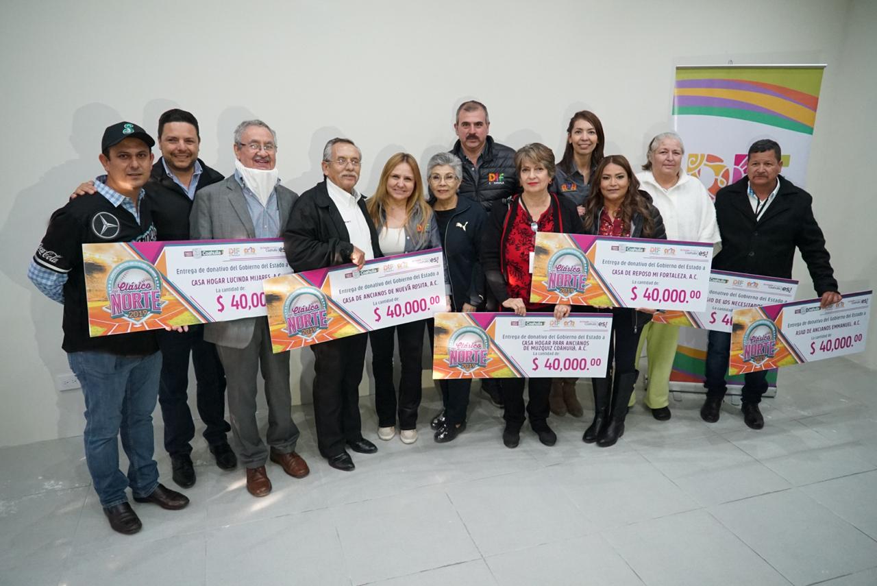 DIF estatal y Saraperos entregan donativos a 8 asilos