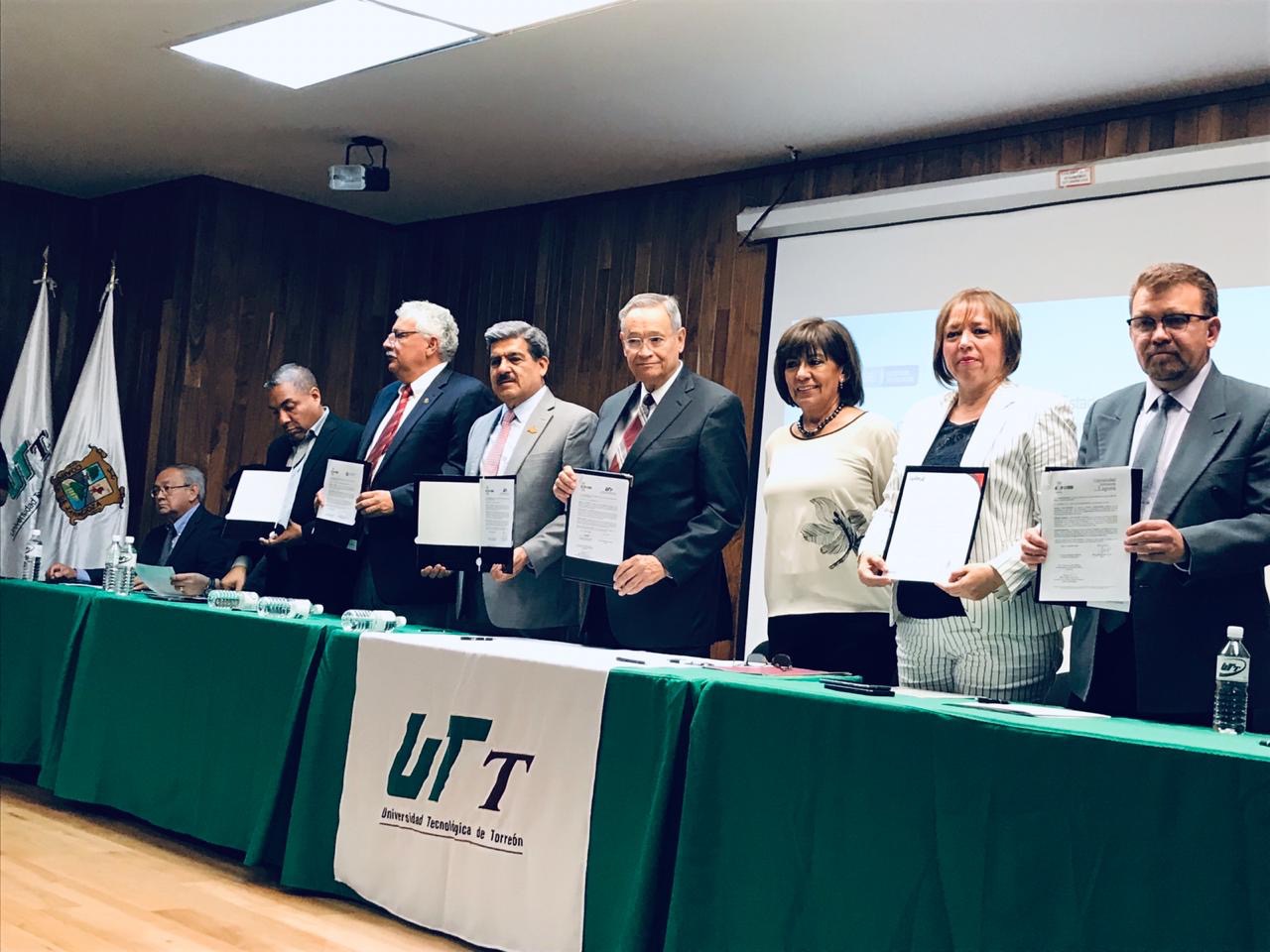 Otorgará Estado becas a universitarios destacados