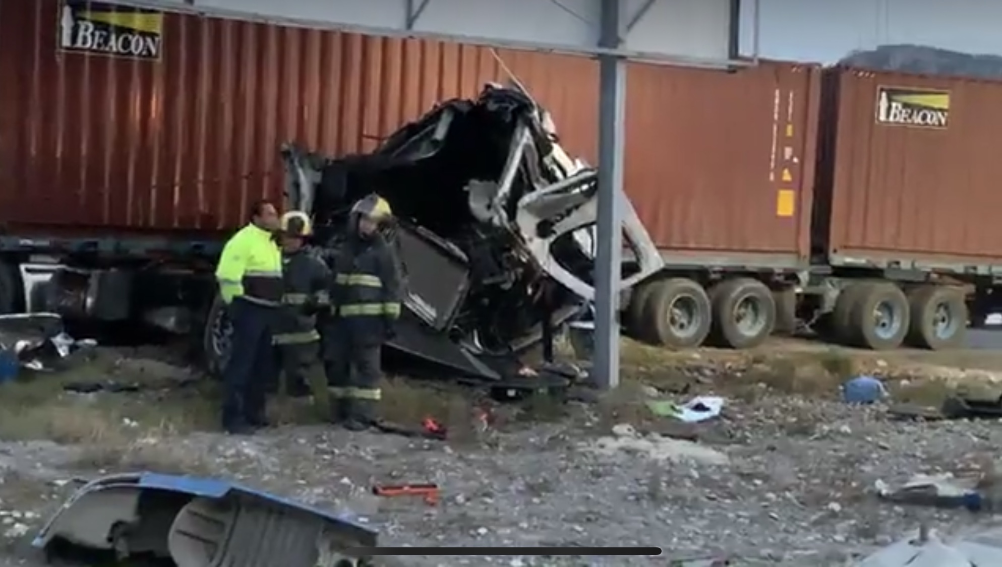 Se mata trailero en Ramos; <br>se estrelló vs el tren