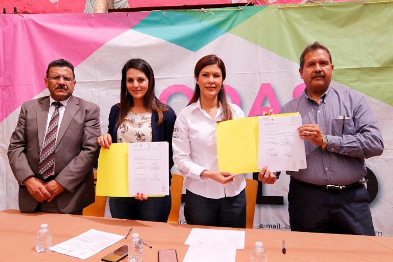 Ratifican convenio de colaboración Municipio y Cecati 184