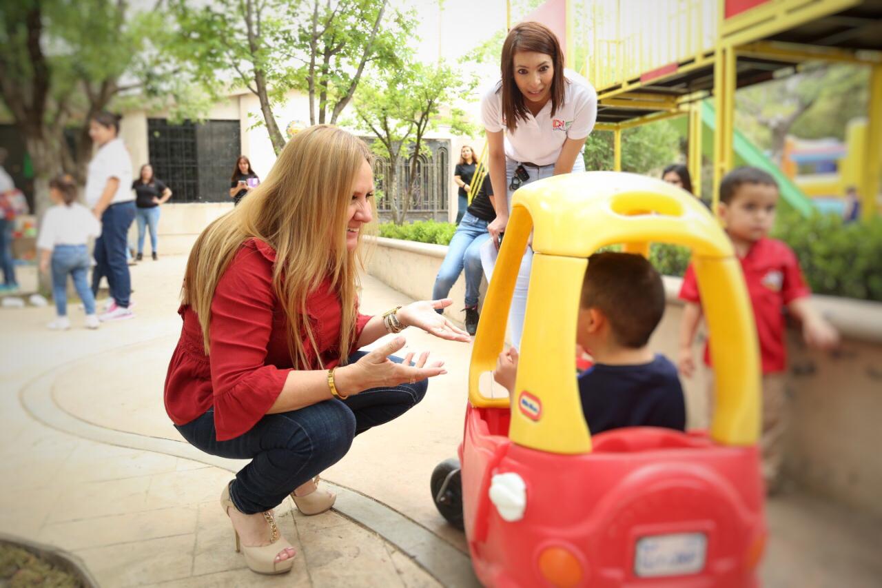 Celebra Marcela Gorgón Día del Niño en Casa Hogar