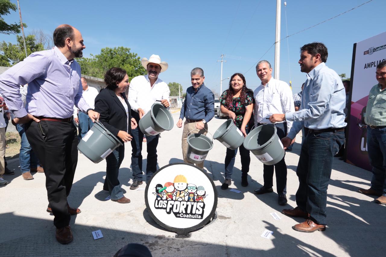 Entrega Riquelme obras <br>de drenaje en Arteaga