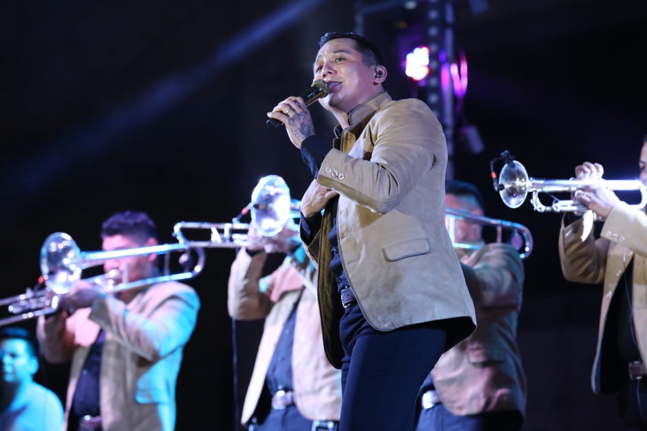 Disfrutan 15 mil nigropetenses concierto <br>de la Trakalosa para las mamás