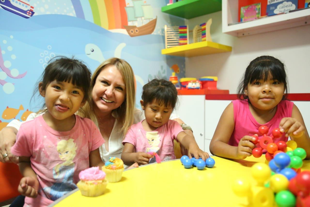 Inaugura Marcela Gorgón centro de entretenimiento infantil en Hospital de Saltillo