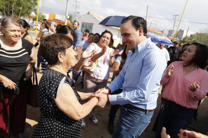 Sociedad y gobierno fortalecen <br>los centros comunitarios: Manolo