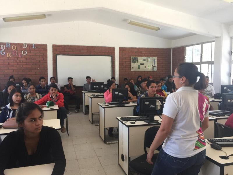Lleva municipio brigada de salud a jóvenes del área rural