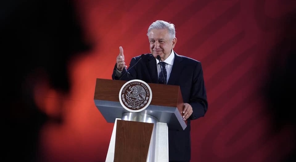 AMLO dice que ha aumentado <br>producción de gasolina