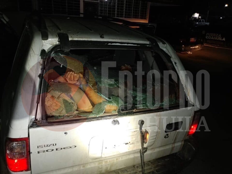 Dejan en sede de la Fiscalía <br>5 cuerpos en una camioneta