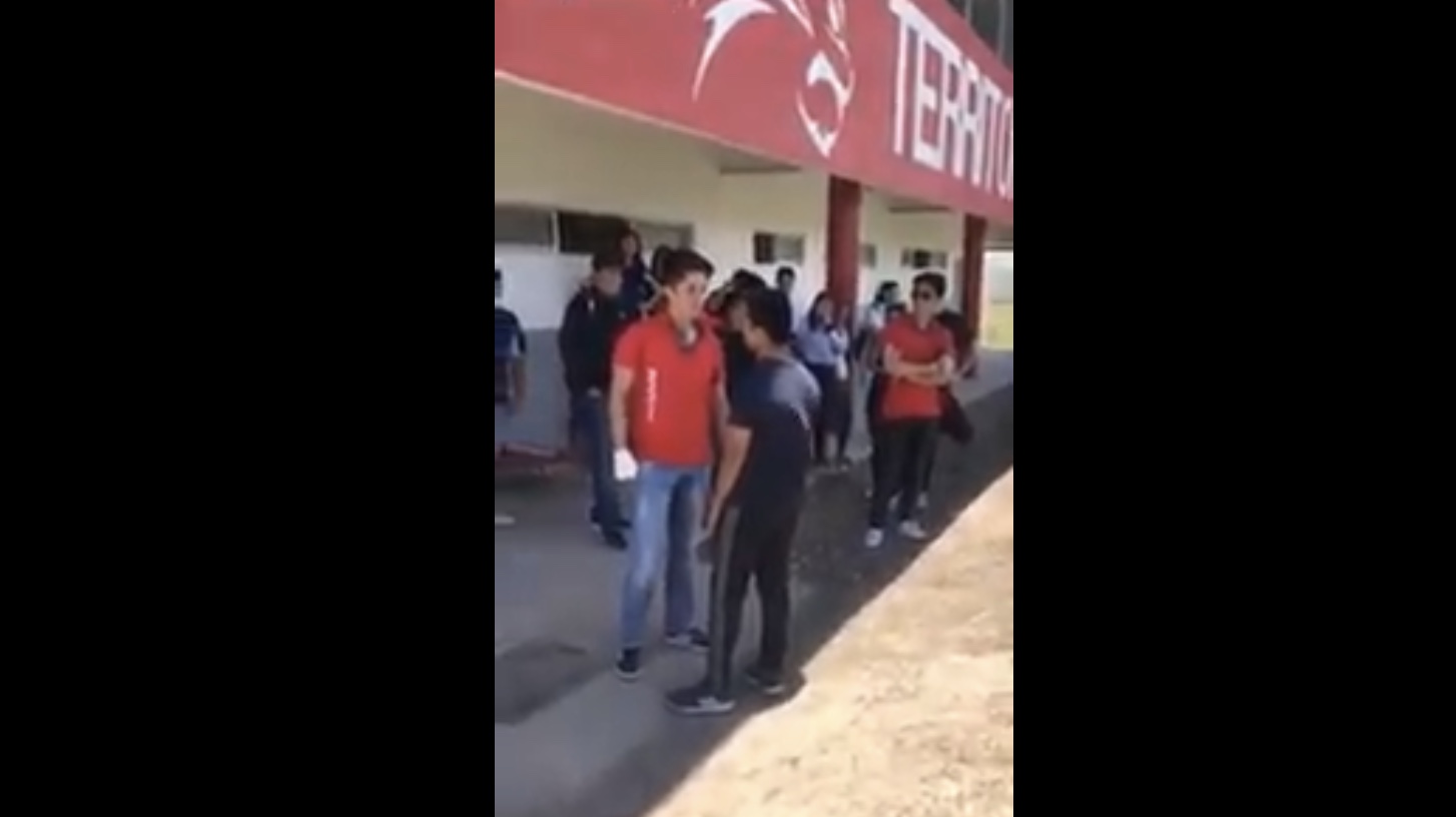 Expulsa UVM a alumno golpeador de Saltillo