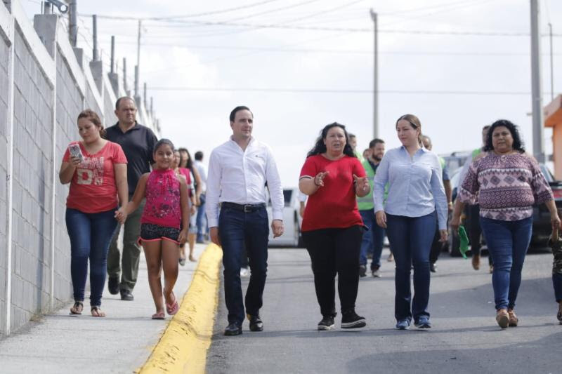 Cumple Manolo con vecinos del Sur de Saltillo