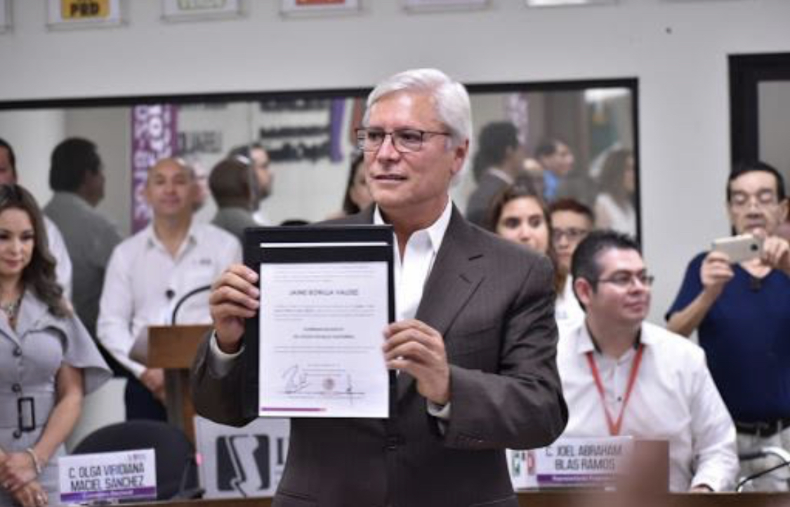 Aprueban ampliar de 2 a 5 años <br>período de gobernador de Baja California