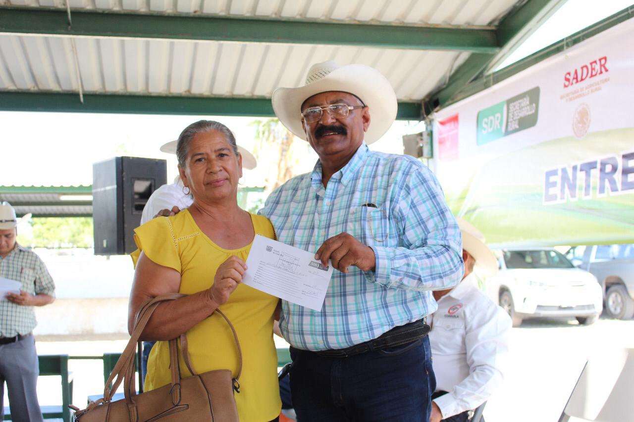 Entrega SDR Coahuila apoyos del programa Fomento Ganadero