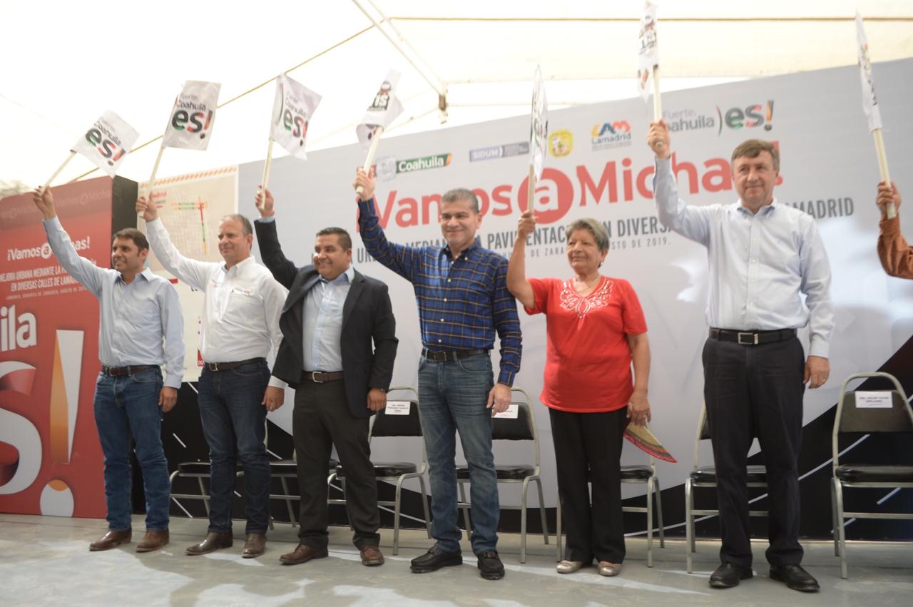 Arranca Riquelme pavimentación en Lamadrid