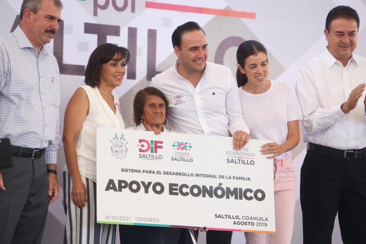 Entrega Manolo apoyos a más de <br>3 mil saltillenses en vulnerabilidad
