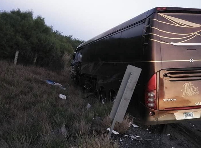 Se accidenta autobús de <br>La Firma; iba a Monclova