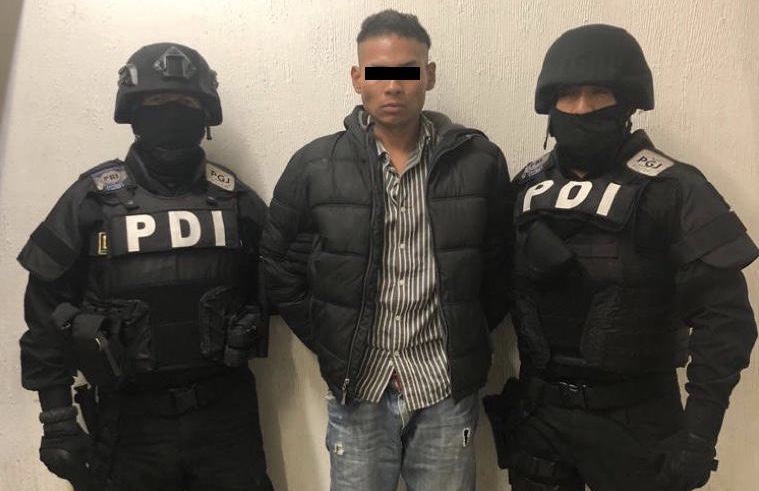 Detienen a agresor de reportero que cubría marcha feminista