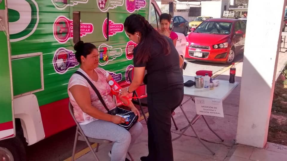 Lleva diputado Loya beneficios a colonia Diana Laura con el Te apoya Bus