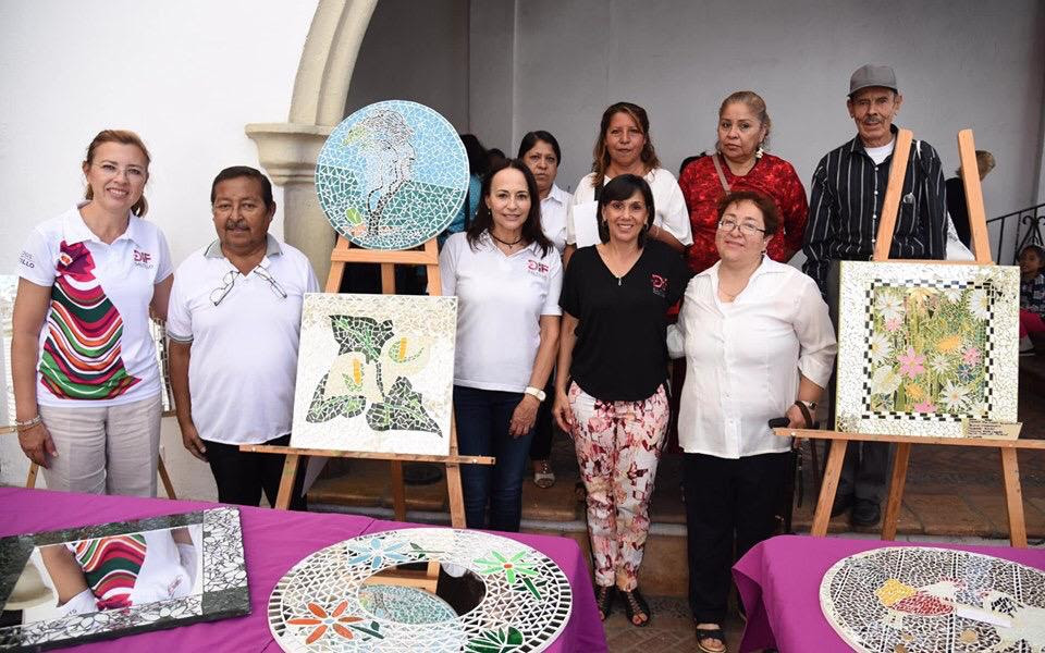 Se gradúan de talleres del Centro Recreativo de los Grandes