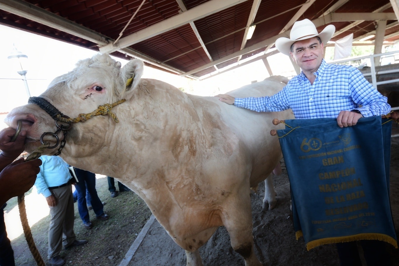 Entrega Riquelme beneficios <br>en la región Carbonífera