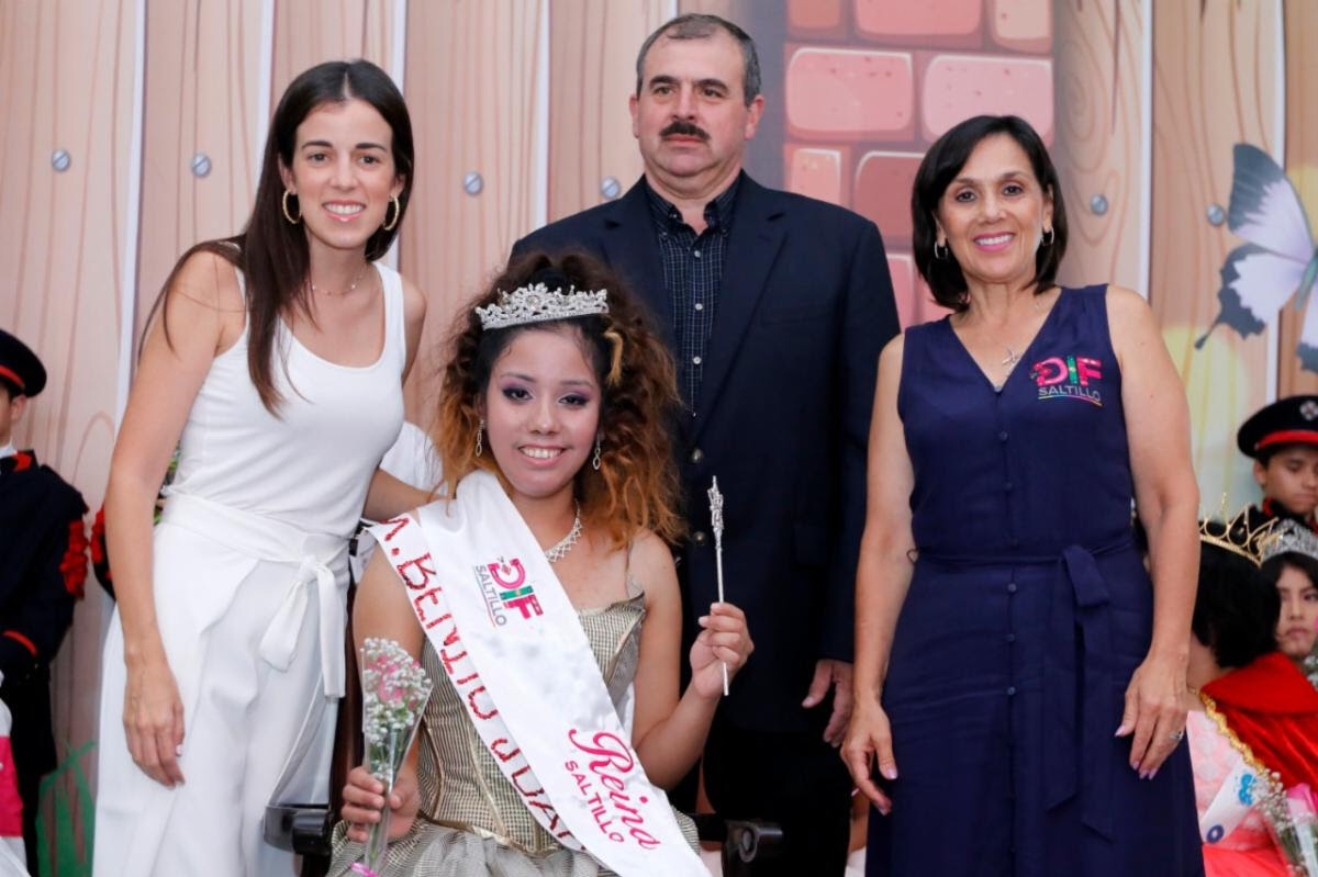 Celebra DIF Saltillo baile de coronación de las niñas, niños y jóvenes con discapacidad