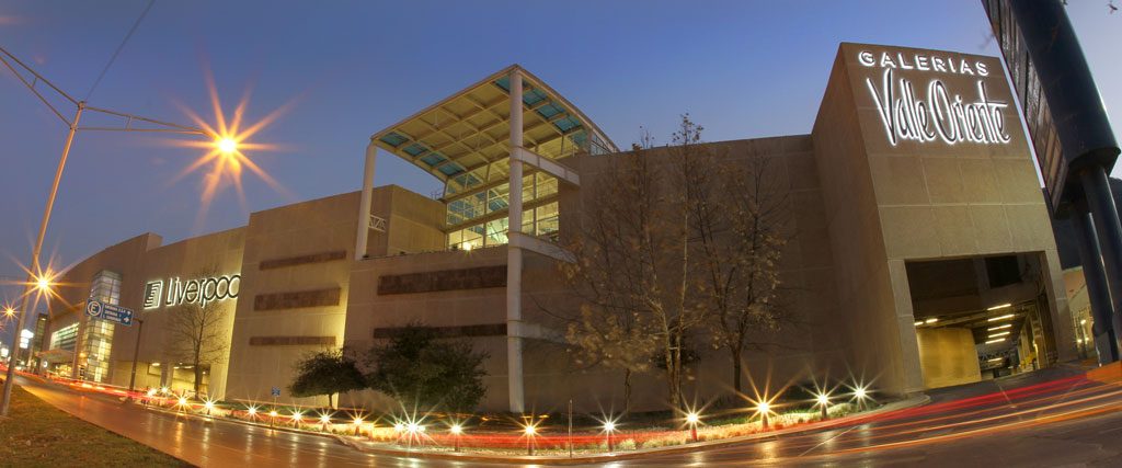 Taxista roba un Rólex a cliente en plaza comercial de San Pedro, NL