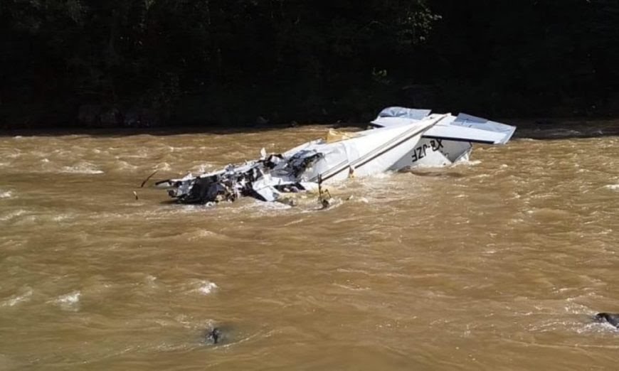 Desplome de avioneta en Michoacán deja 6 muertos