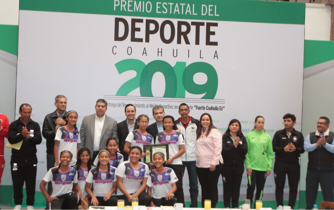 Premia Riquelme a lo mejor <br>del deporte coahuilense
