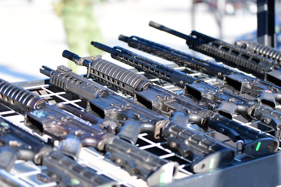 Jueza federal de Torreón libera <br>a 3 personas detenidas con arsenal